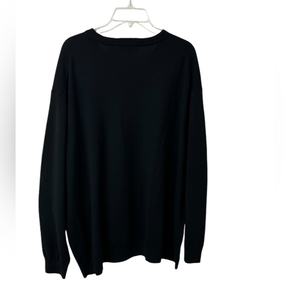 Turnbury extra fine Marino wool V Neck, long sleeve
Lightweight sweater black - Picture 6 of 6